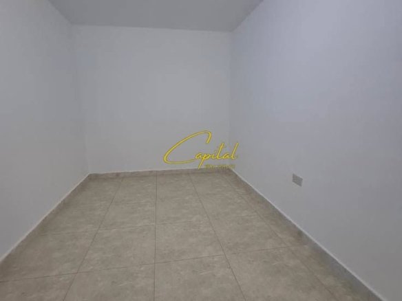 DYQAN ME QIRA 30 M2 RRUGA E DIBRES 70.000 LEKE
