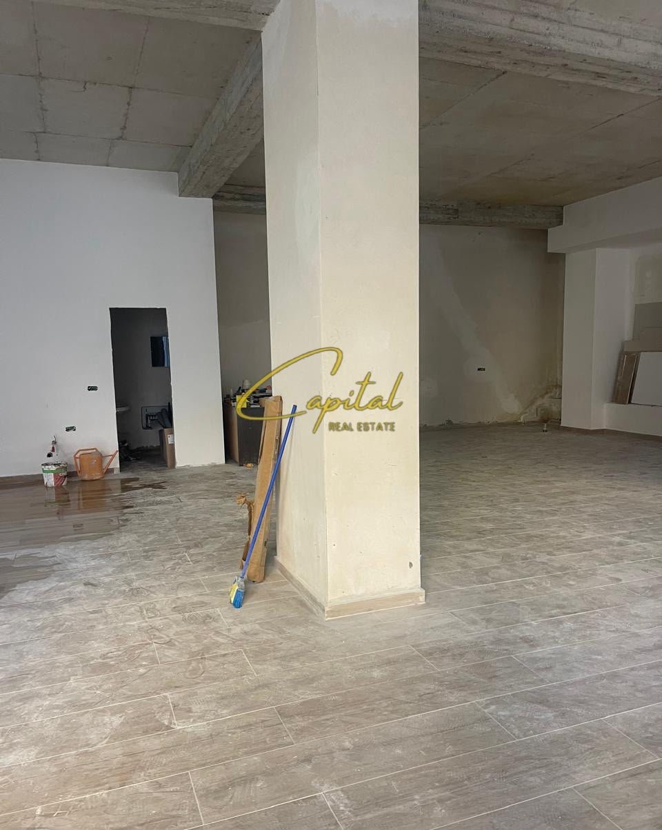 WhatsApp Image 2026-07-08 at 12.25.36 PM AMBIENT BIZNESI ME QIRA 210 M2 BRRYLI 1.500 EURO
