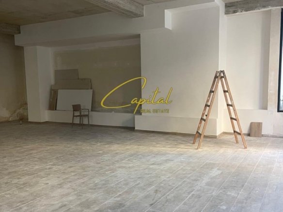 AMBIENT BIZNESI ME QIRA 210 M2 BRRYLI 1.500 EURO