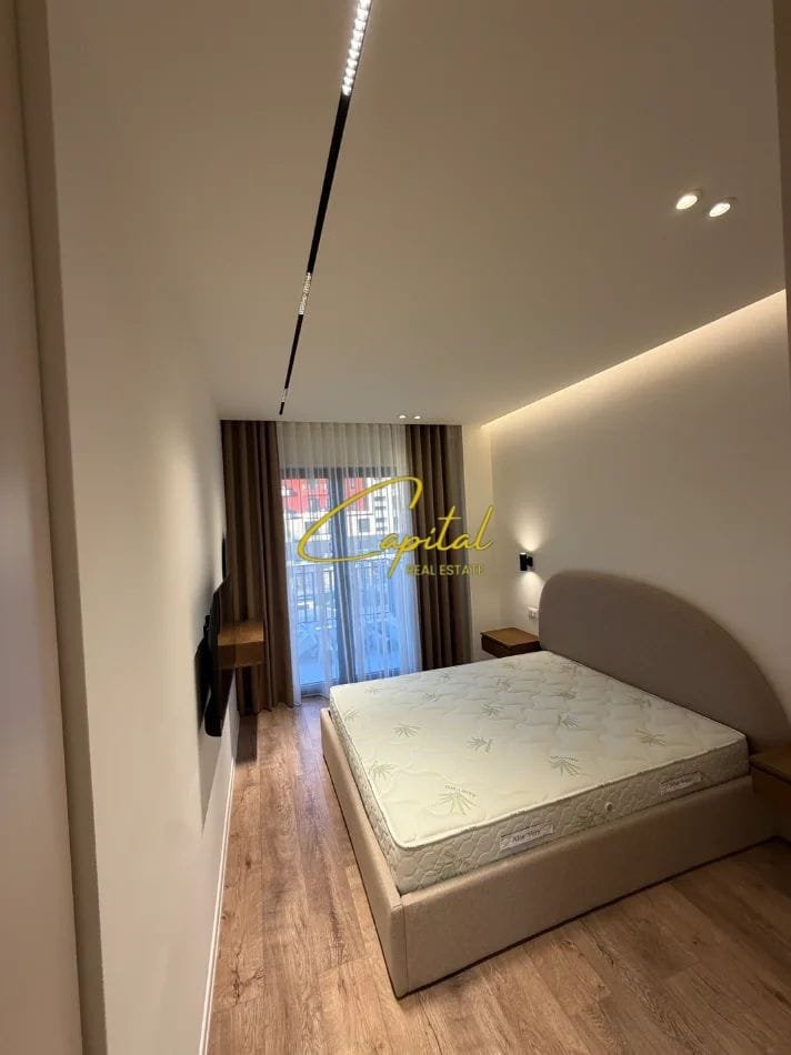 APARTAMENT ME QIRA 3+1+2 RRUGA JORDAN MISJA 1.100 EURO