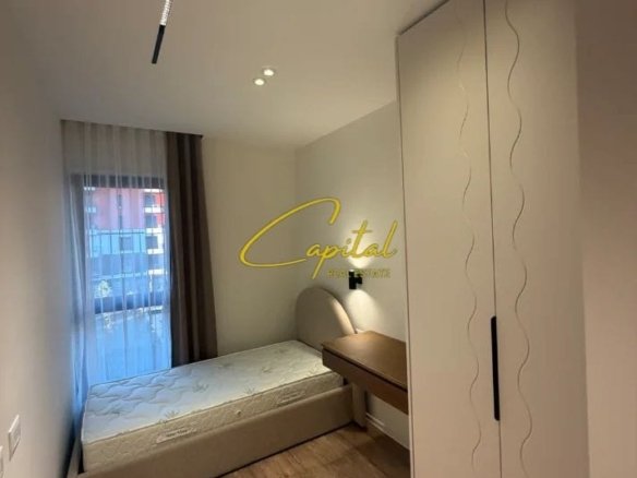 APARTAMENT ME QIRA 3+1+2 RRUGA JORDAN MISJA 1.100 EURO