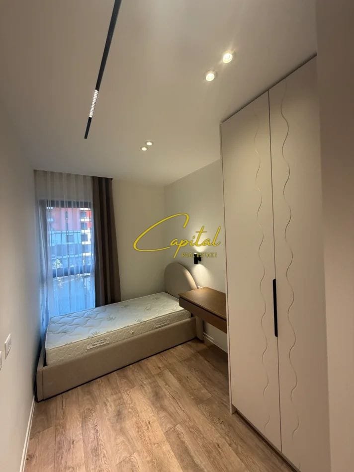 APARTAMENT ME QIRA 3+1+2 RRUGA JORDAN MISJA 1.100 EURO