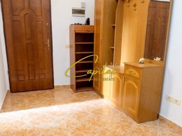 APARTAMENT ME QIRA 1+1 KINOSTUDIO 40.000 LEKE