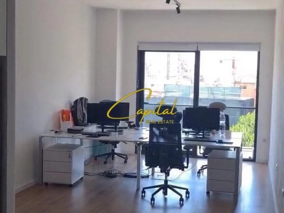 ZYRE ME QIRA 100 M2 RRUGA E BARRIKADAVE 90.000 LEKE