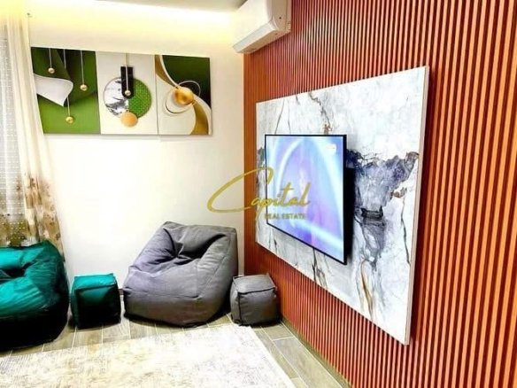 APARTAMENT ME QIRA 3+1 RRUGA E DIBRES 100.000 LEKE