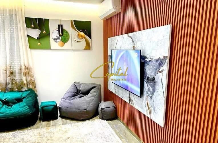 APARTAMENT ME QIRA 3+1 RRUGA E DIBRES 100.000 LEKE