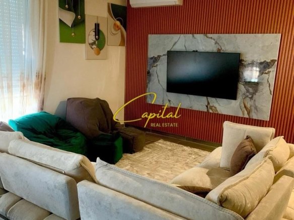 APARTAMENT ME QIRA 3+1 RRUGA E DIBRES 100.000 LEKE