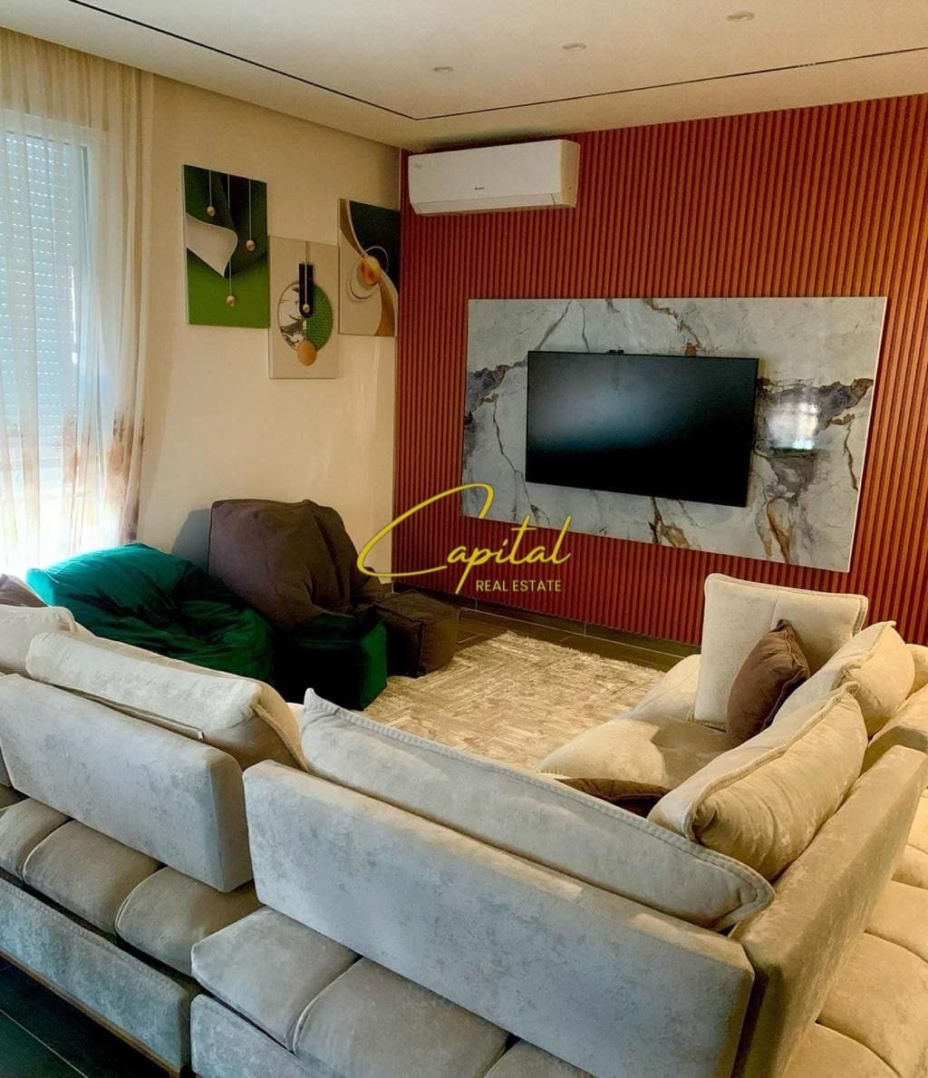 APARTAMENT ME QIRA 3+1 RRUGA E DIBRES 100.000 LEKE