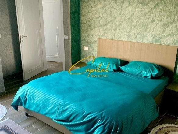 APARTAMENT ME QIRA 3+1 RRUGA E DIBRES 100.000 LEKE