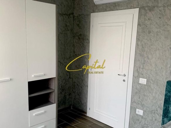 APARTAMENT ME QIRA 3+1 RRUGA E DIBRES 100.000 LEKE