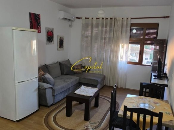 APARTAMENT ME QIRA 3+1 RRUGA BARDHYL 50.000 LEKE