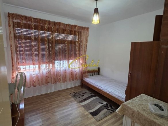 APARTAMENT ME QIRA 3+1 RRUGA BARDHYL 50.000 LEKE