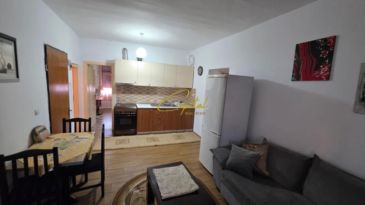 APARTAMENT ME QIRA 3+1 RRUGA BARDHYL 50.000 LEKE