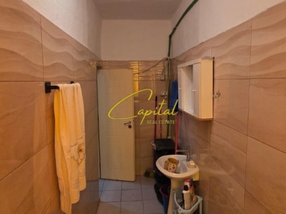 APARTAMENT ME QIRA 3+1 RRUGA BARDHYL 50.000 LEKE