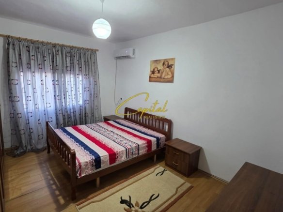 APARTAMENT ME QIRA 3+1 RRUGA BARDHYL 50.000 LEKE