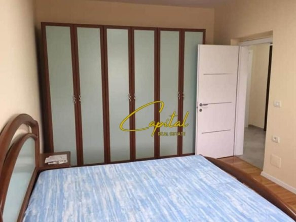 APARTAMENT ME QIRA 2+1 RRUGA FERIT XHAJKO 50.000 LEKE
