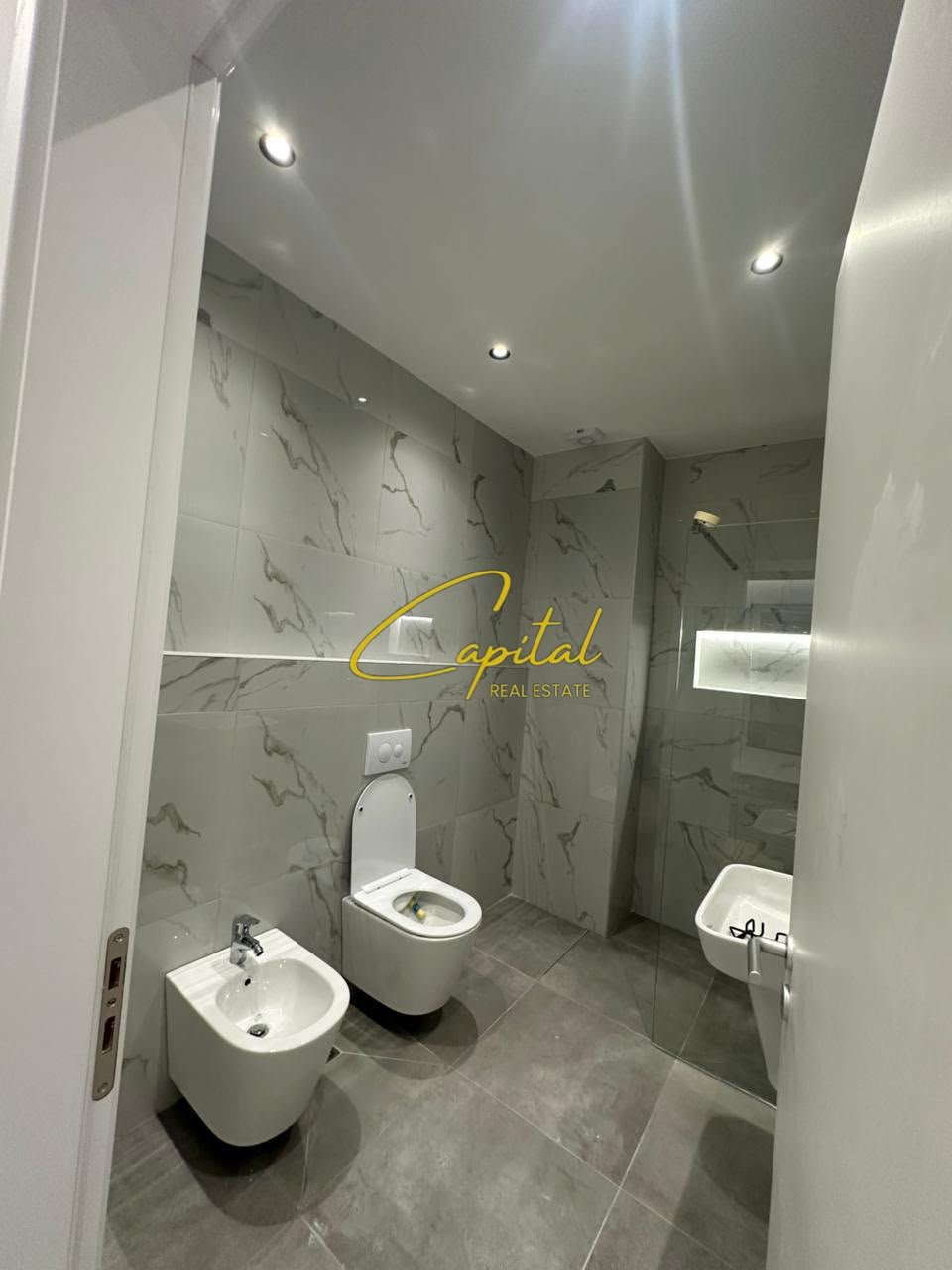 APARTAMENT ME QIRA 2+1 LAPRAKE 75.000 LEKE