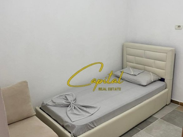 APARTAMENT ME QIRA 2+1 5 MAJI 40.000 LEKE