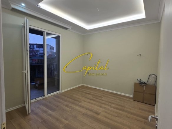 ZYRE ME QIRA 67 M2 KOMUNA E PARISIT 600 EURO