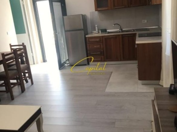 APARTAMENT ME QIRA 1+1 ISH TREGU ELEKTRIK 40.000 LEKE