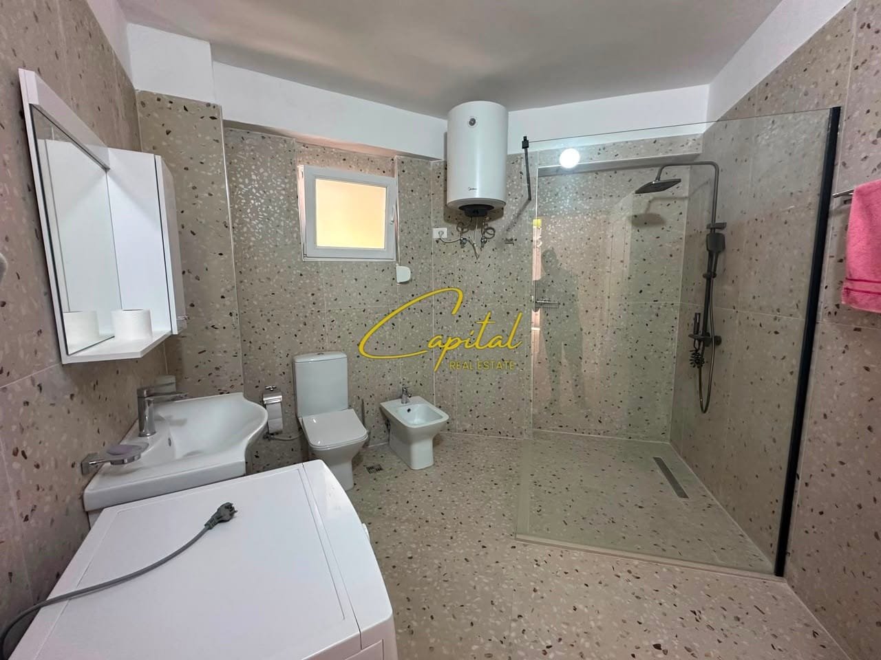 WhatsApp Image 2026-07-17 at 1.19.55 PM AMBIENT BIZNESI ME QIRA 126 M2 ISH BLLOKU 90.000 LEKE