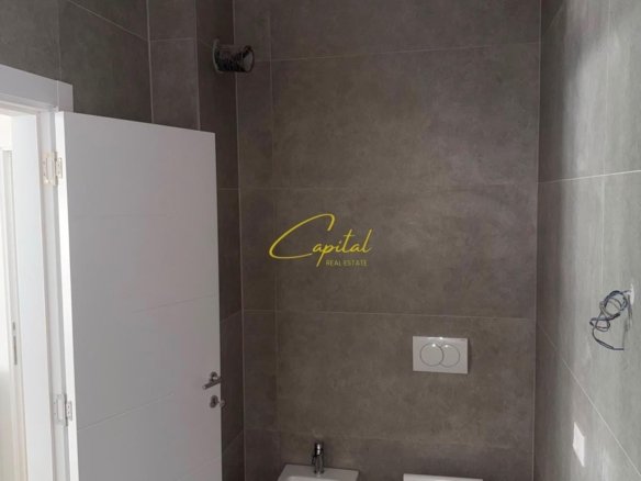 ZYRE ME QIRA 122 M2 BULEVARDI I RI 140.000 LEKE