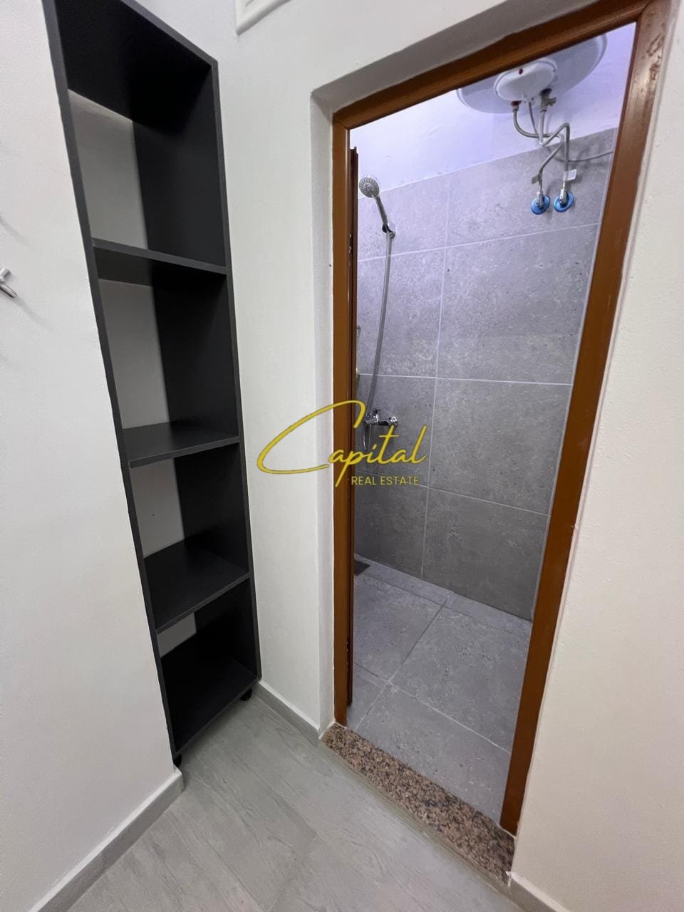 WhatsApp Image 2026-07-17 at 11.42.27 AM GARSONIERE ME QIRA 50 M2 ISH PARKU 40.000 LEKE