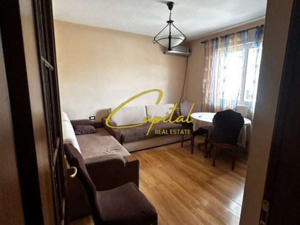 APARTAMENT ME QIRA 2+1 21 DHJETORI 50.000 LEKE