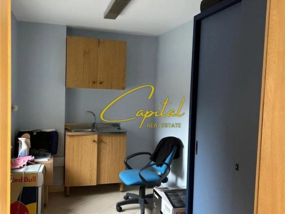 AMBIENT BIZNESI EM QIRA 220 M2 PAZARI I RI 250.000 LEKE