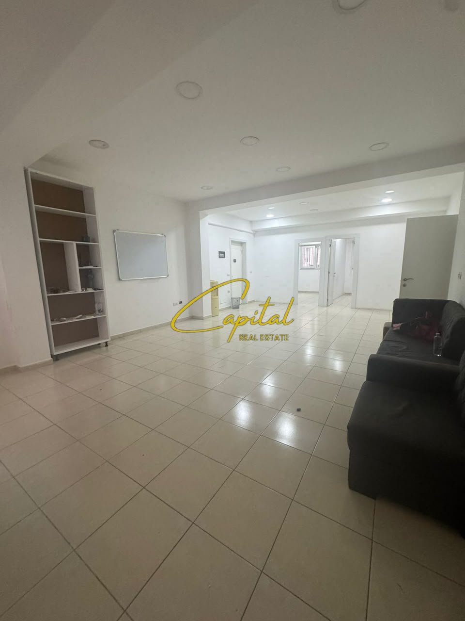 AMBIENT BIZNESI ME QIRA 85 M2 RRUGA E KAVAJES 80.000 LEKE