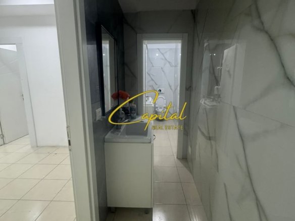 AMBIENT BIZNESI ME QIRA 85 M2 RRUGA E KAVAJES 80.000 LEKE