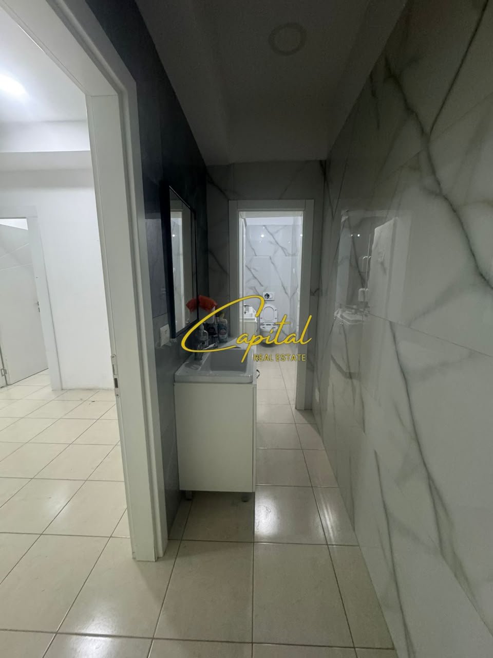 AMBIENT BIZNESI ME QIRA 85 M2 RRUGA E KAVAJES 80.000 LEKE