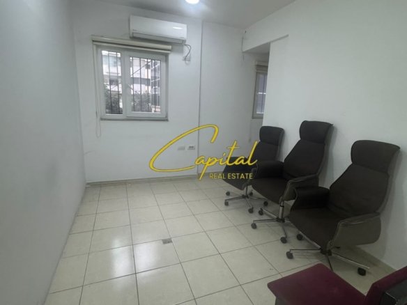 AMBIENT BIZNESI ME QIRA 85 M2 RRUGA E KAVAJES 80.000 LEKE
