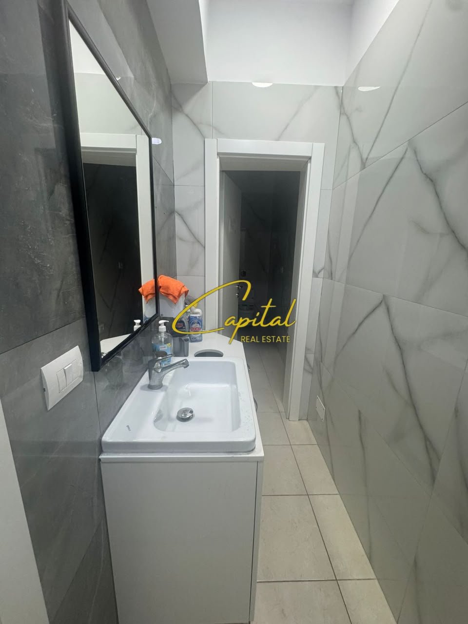 AMBIENT BIZNESI ME QIRA 85 M2 RRUGA E KAVAJES 80.000 LEKE