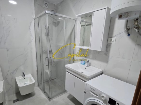 APARTAMENT ME QIRA 2+1 RRUGA E KOSOVAREVE 800 EURO
