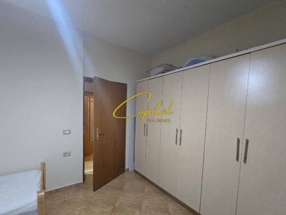 APARTAMENT ME QIRA 2+1 RRUGA E KOSOVAREVE 800 EURO