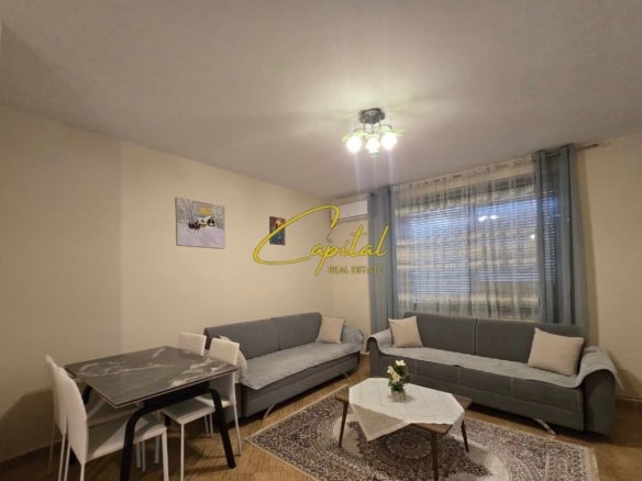 APARTAMENT ME QIRA 2+1 RRUGA E KOSOVAREVE 800 EURO