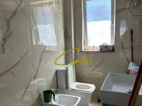 APARTAMENT ME QIRA 2+1 RRUGA FORTUZI 55.000 LEKE