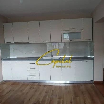 ZYRE ME QIRA 50 M2 21 DHJETORI 550 EURO