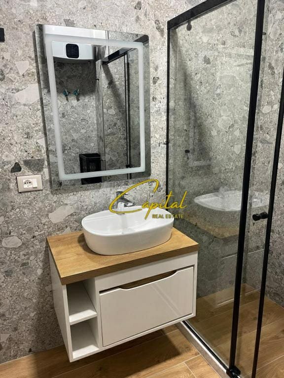 PENTHOUSE ME QIRA 100 M2 ISH BLLOKU 1.400 EURO