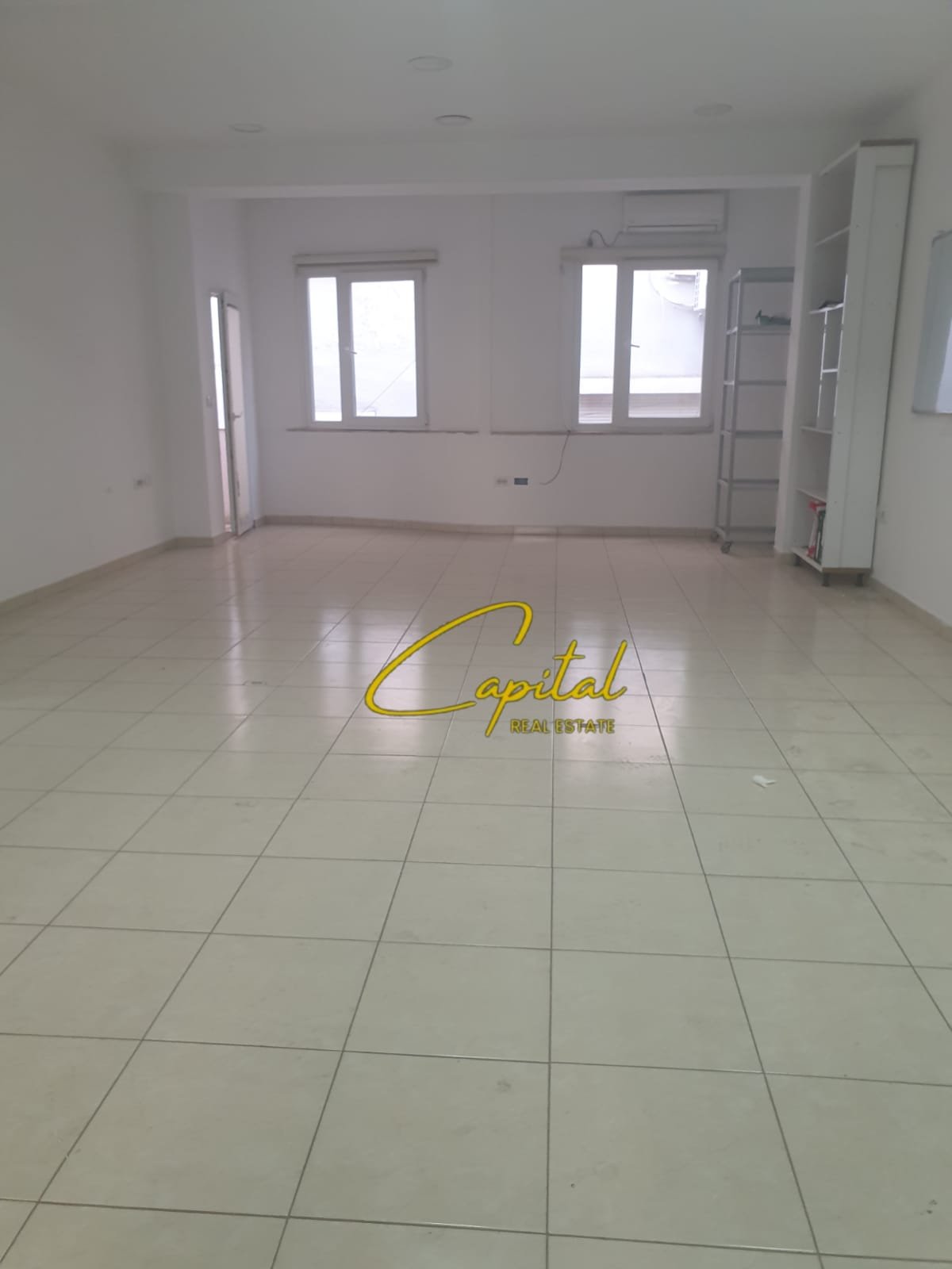 ZYRE ME QIRA 70 M2 RRUGA E KAVAJES 85.000 LEKE