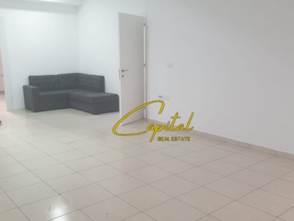ZYRE ME QIRA 70 M2 RRUGA E KAVAJES 85.000 LEKE