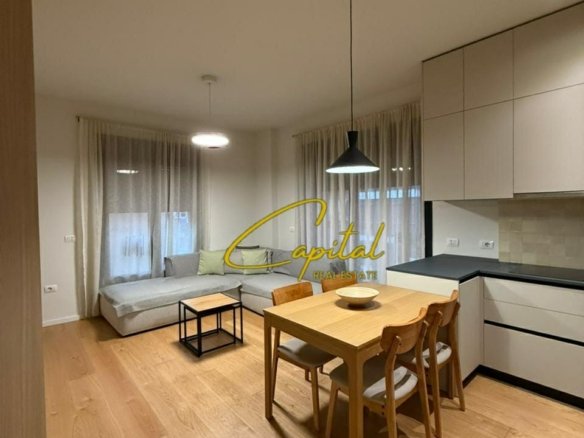 APARTAMENT ME QIRA 2+1 RRUGA E KOSOVAREVE 1.300 EURO