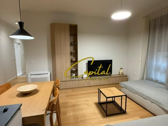 APARTAMENT ME QIRA 2+1 RRUGA E KOSOVAREVE 1.300 EURO
