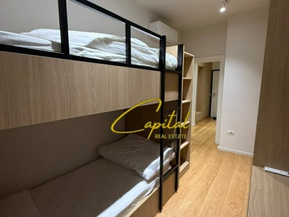 APARTAMENT ME QIRA 2+1 RRUGA E KOSOVAREVE 1.300 EURO