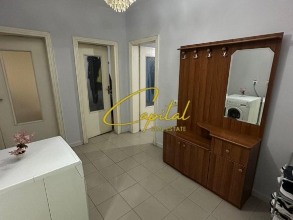 APARTAMENT ME QIRA 2+1 QENDER 50.000 LEKE