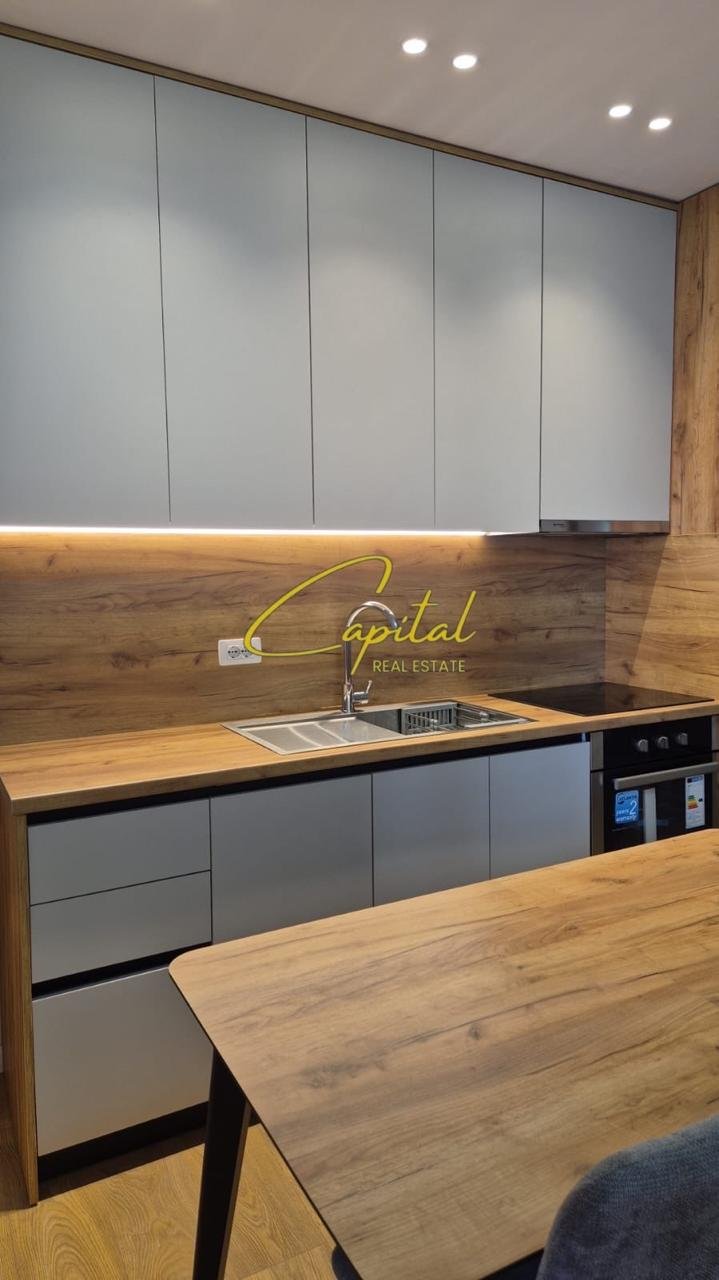 APARTAMENT ME ME QIRA 1+1 ISH STACIONI TRENIT 60.000 LEKE