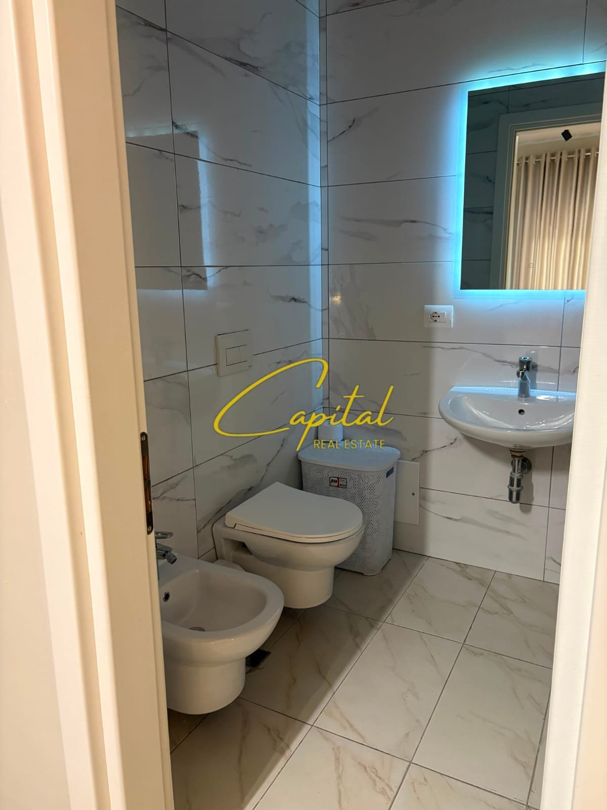 APARTAMENT ME QIRA 2+1+2 SPITALI AMERIKAN 3 70.000 LEKE