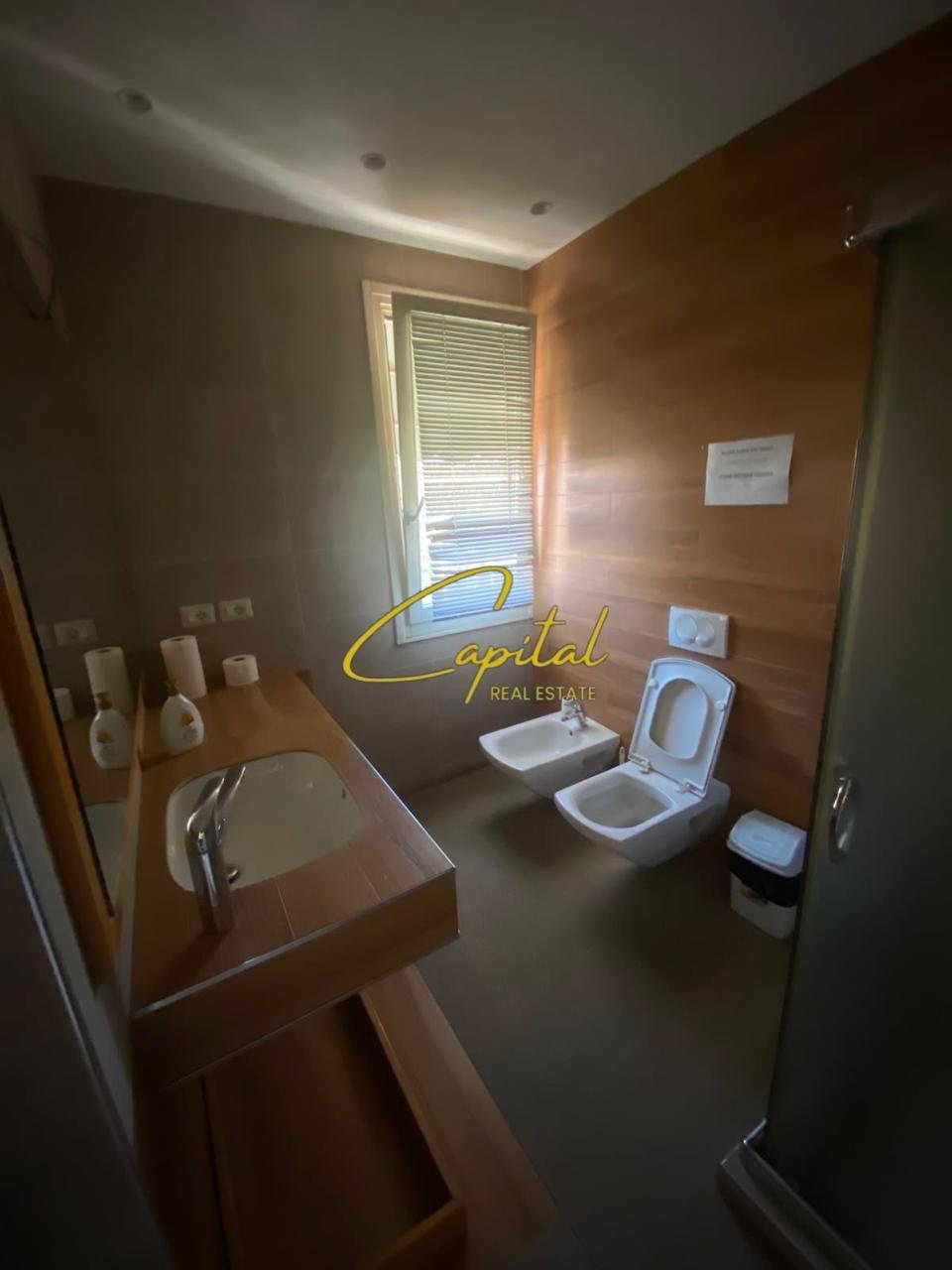 AMBIENT BIZNESI ME QIRA 140 M2 ISH BLLOKU 3.200 EURO