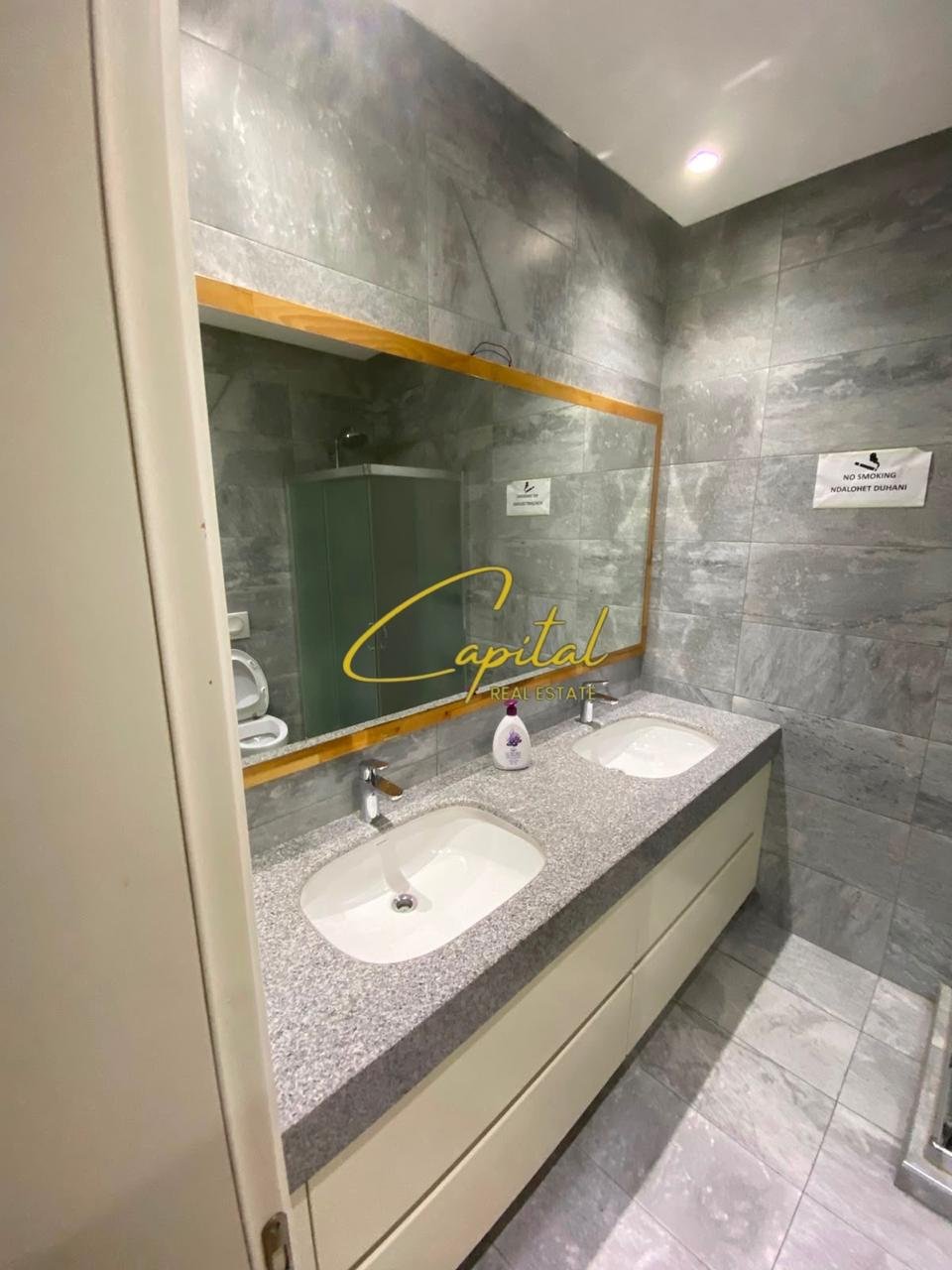 AMBIENT BIZNESI ME QIRA 140 M2 ISH BLLOKU 3.200 EURO
